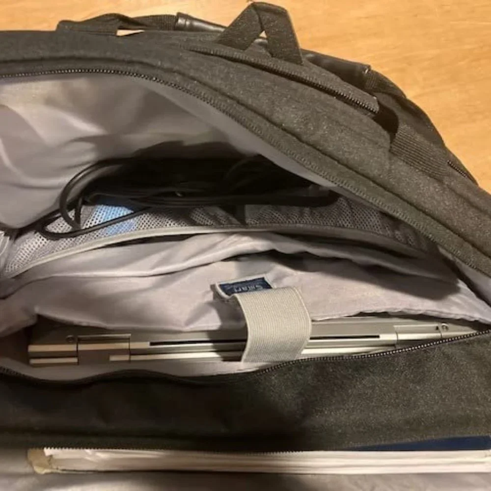 Men's Black ziper Laptop bag 17.1